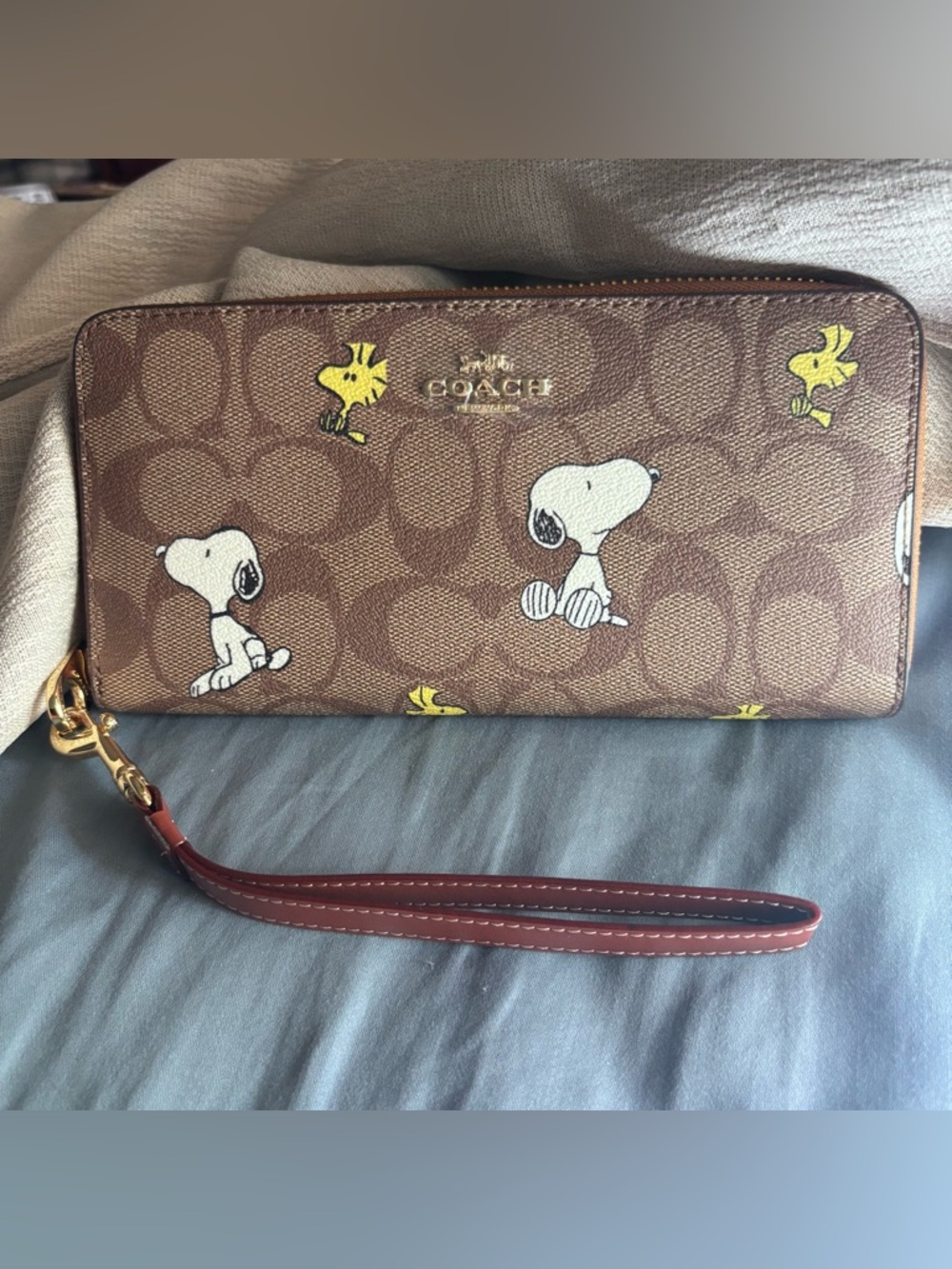 NWT COACH x PEANUTS Long Zip around Wallet Snoopy Woodstock Khaki Brown Wristlet